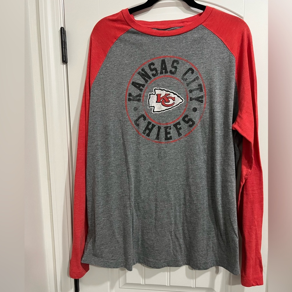 Men’s 2XL Kansas City Chiefs long sleeve shirt